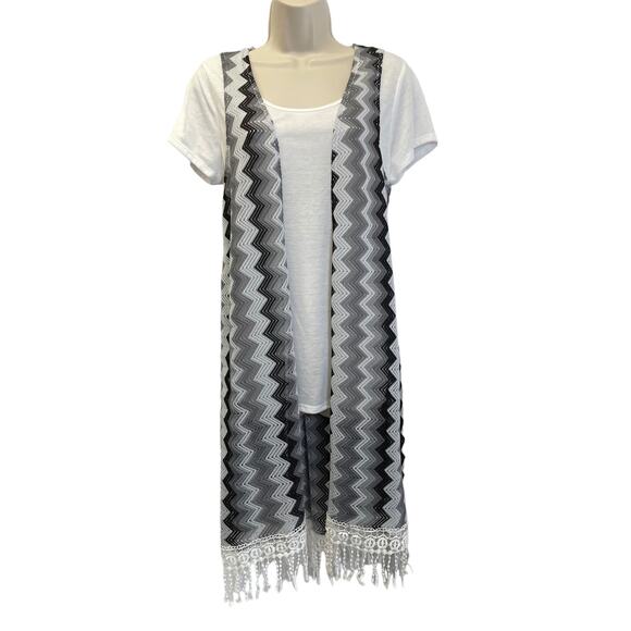 Almost Famous T Shirt and Knee length Fringe duster, Both XL, New cond. - Picture 1 of 4